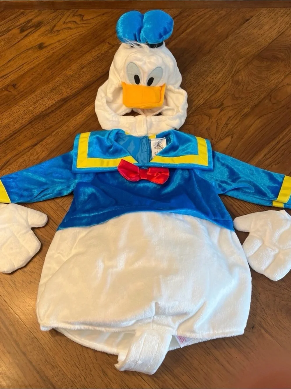 Disney Store Donald Duck Costume 6-12 Months Body, Gloves, Head- Squeaking Beak!